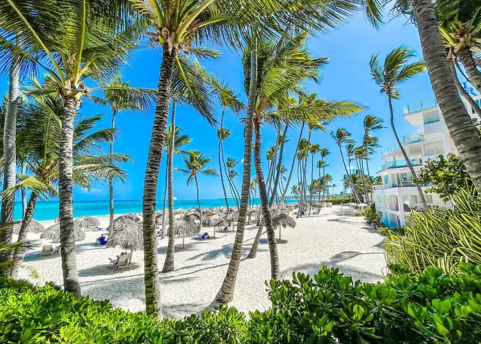 Ducassi Suites Rooms & Beach - Playa Bavaro - Wifi - Parking - Rooftop Pool & Spa 
